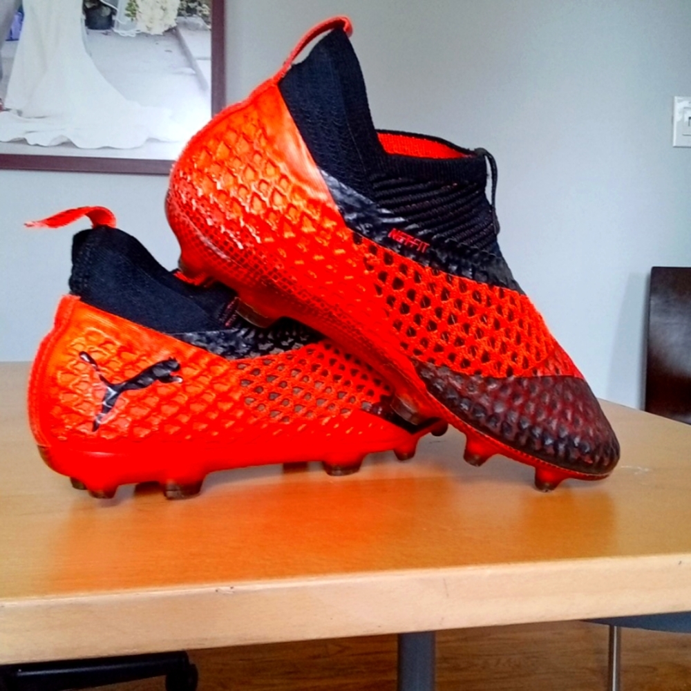Puma soccer cleats for turf or grass size 6